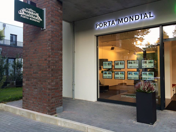 Porta Mondial Hamburgo, Frahmredder 1, en Hamburgo Alstertal