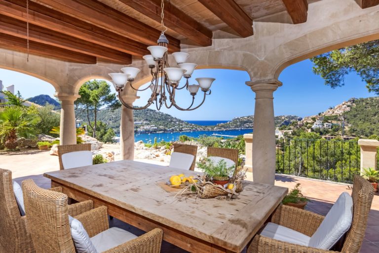 El alquiler vacacional en Mallorca está en auge. Con la adquisición de Top Villas, Porta Holiday se posiciona como el número 2 en Mallorca.